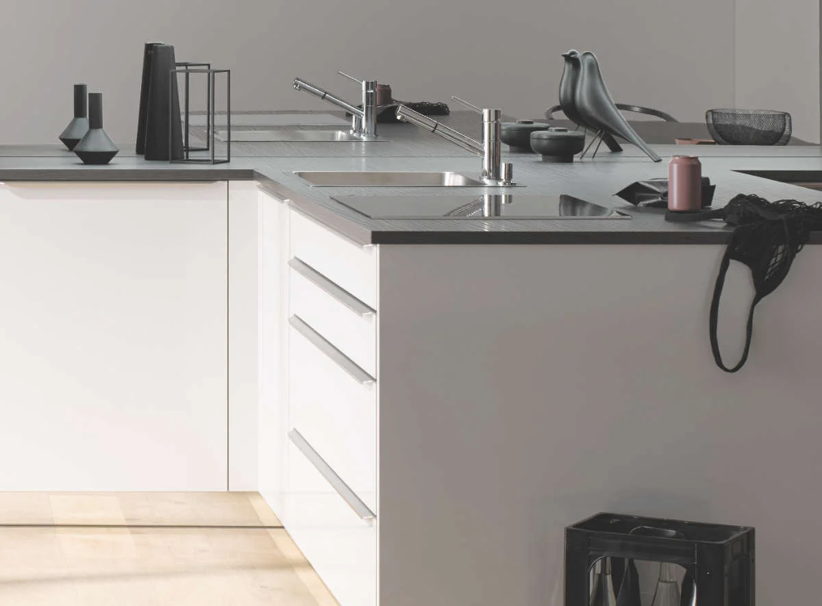 Morgenroth Kuechen Rostock Tessin Bauformat Küchen UV lackierte Front
